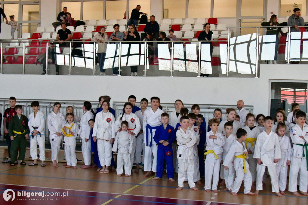 Młodzi wojownicy na macie w Potoku Górnym. Relacja z Ligi Ju-Jitsu Karate