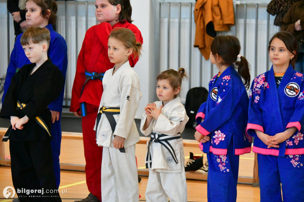 Młodzi wojownicy na macie w Potoku Górnym. Relacja z Ligi Ju-Jitsu Karate
