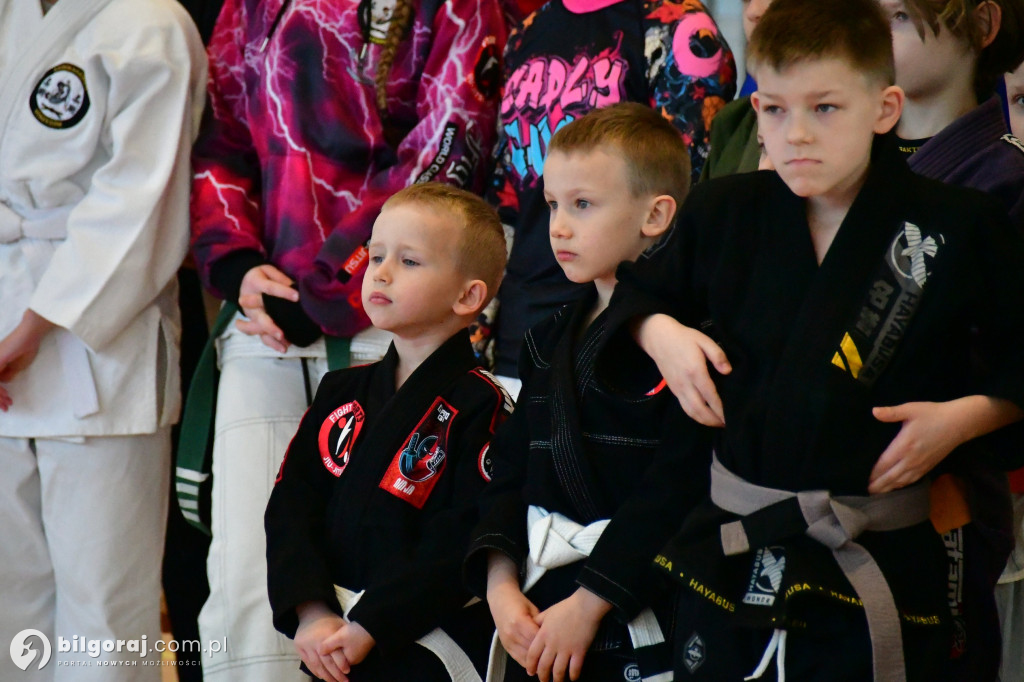 Młodzi wojownicy na macie w Potoku Górnym. Relacja z Ligi Ju-Jitsu Karate
