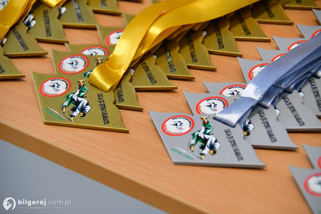 Młodzi wojownicy na macie w Potoku Górnym. Relacja z Ligi Ju-Jitsu Karate