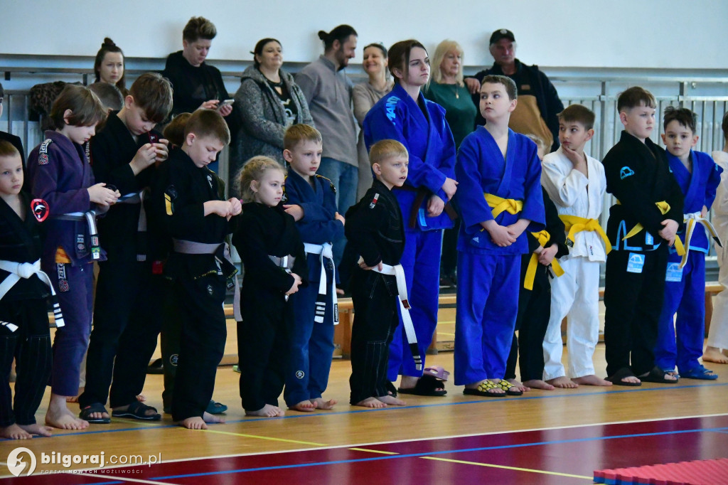 Młodzi wojownicy na macie w Potoku Górnym. Relacja z Ligi Ju-Jitsu Karate