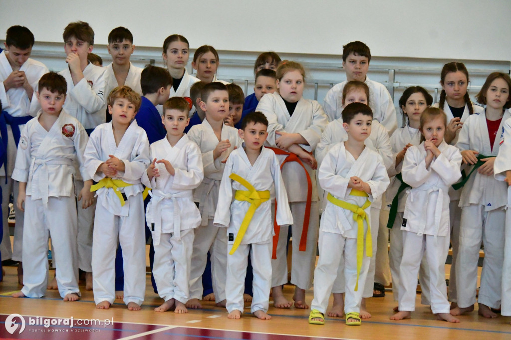 Młodzi wojownicy na macie w Potoku Górnym. Relacja z Ligi Ju-Jitsu Karate