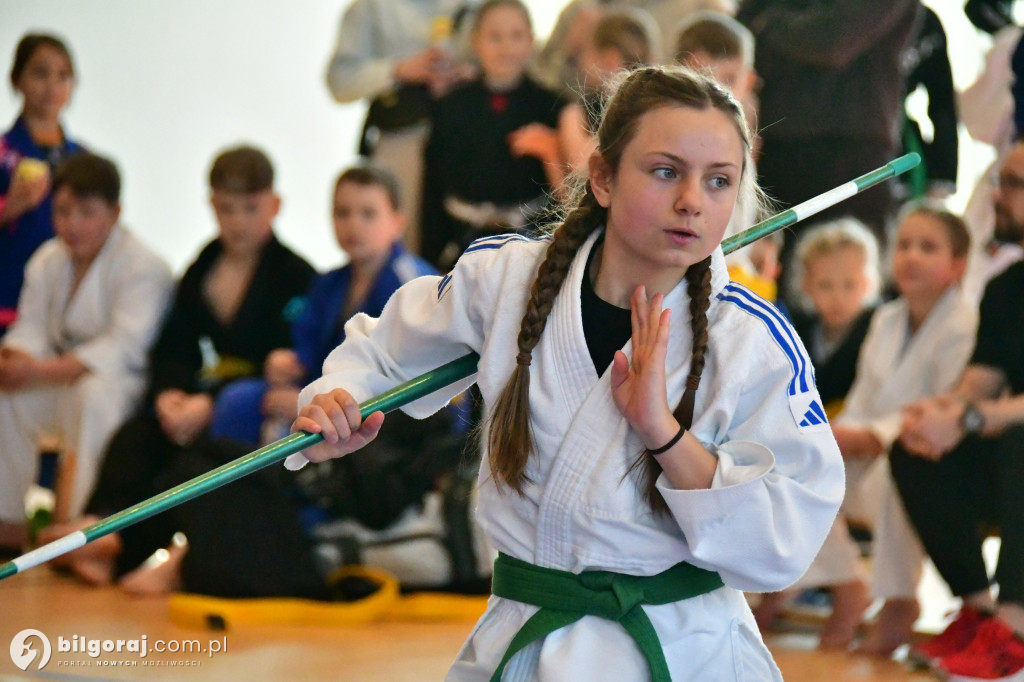 Młodzi wojownicy na macie w Potoku Górnym. Relacja z Ligi Ju-Jitsu Karate