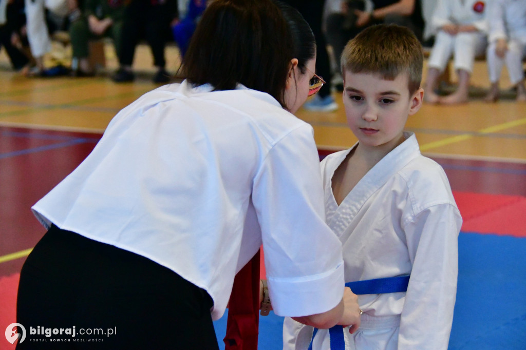 Młodzi wojownicy na macie w Potoku Górnym. Relacja z Ligi Ju-Jitsu Karate
