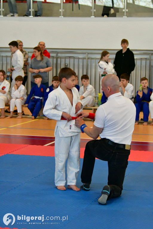 Młodzi wojownicy na macie w Potoku Górnym. Relacja z Ligi Ju-Jitsu Karate