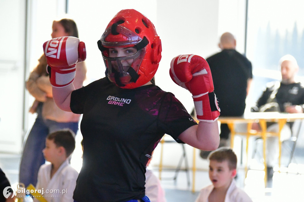 Młodzi wojownicy na macie w Potoku Górnym. Relacja z Ligi Ju-Jitsu Karate