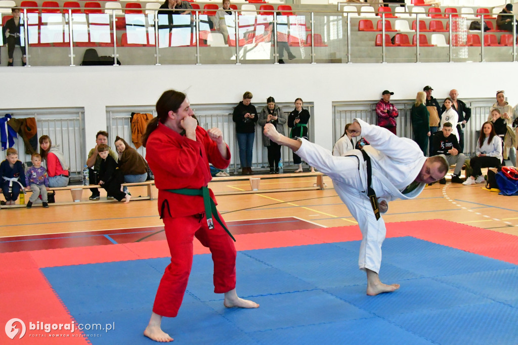 Młodzi wojownicy na macie w Potoku Górnym. Relacja z Ligi Ju-Jitsu Karate