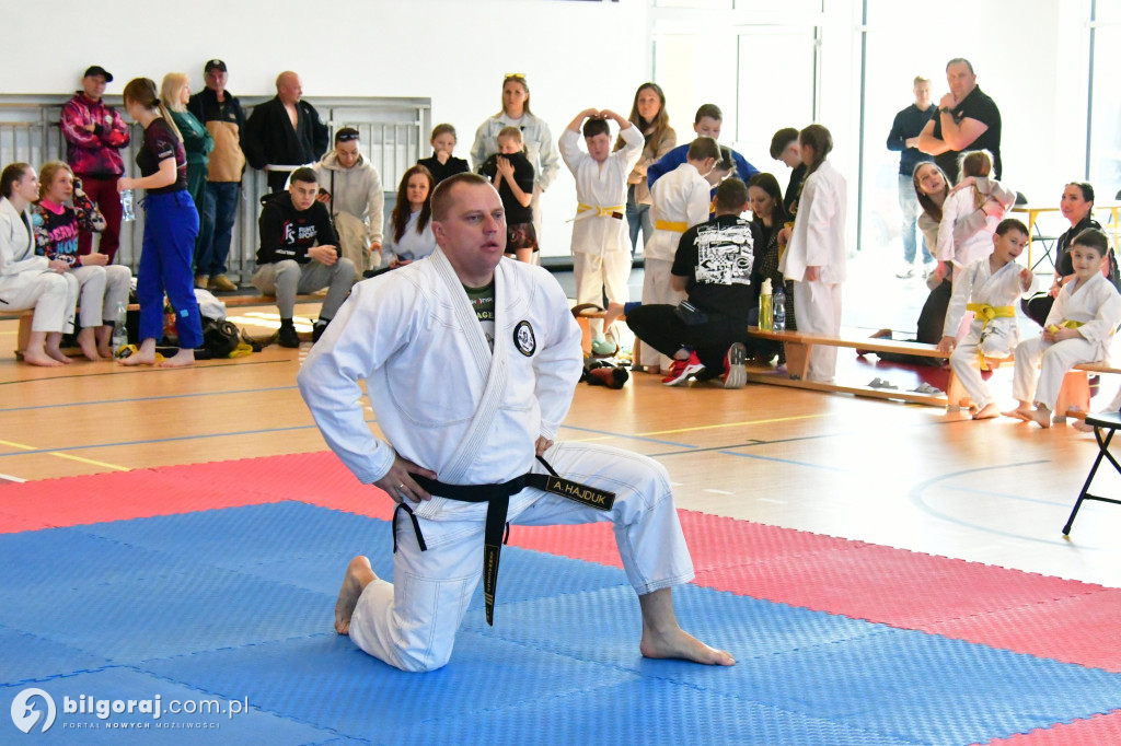 Młodzi wojownicy na macie w Potoku Górnym. Relacja z Ligi Ju-Jitsu Karate