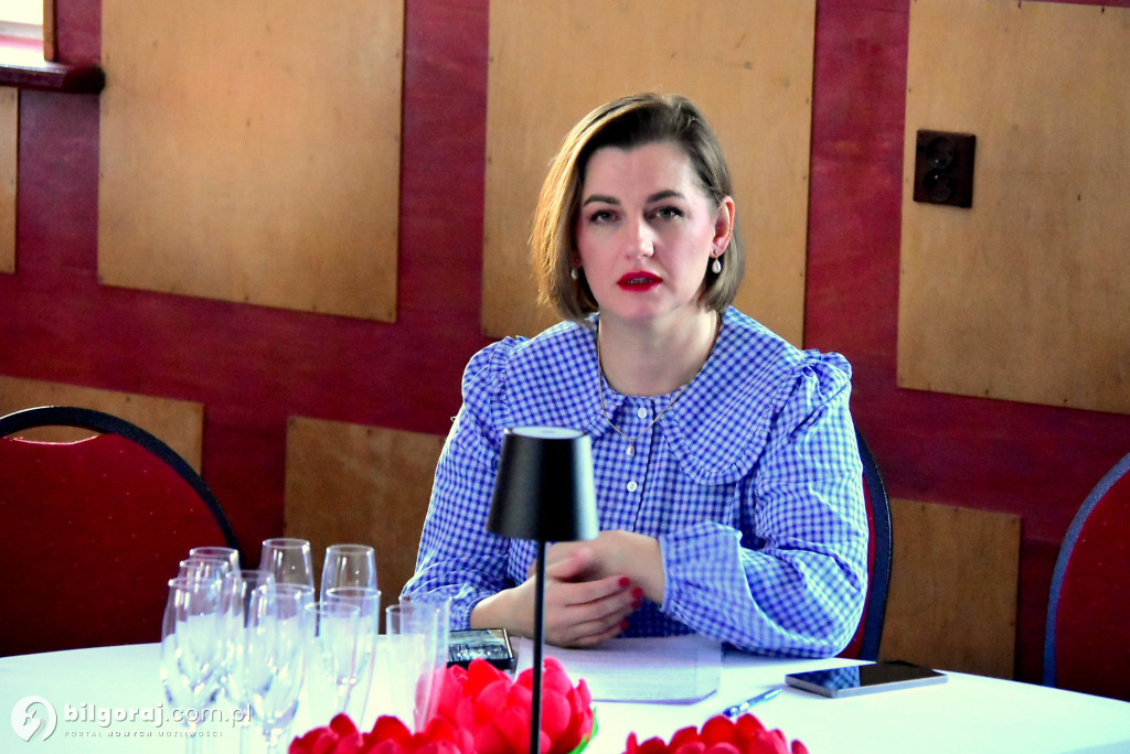 Teatr, kwiaty i wielkie serca. Gminny Dzień Kobiet w Tereszpolu