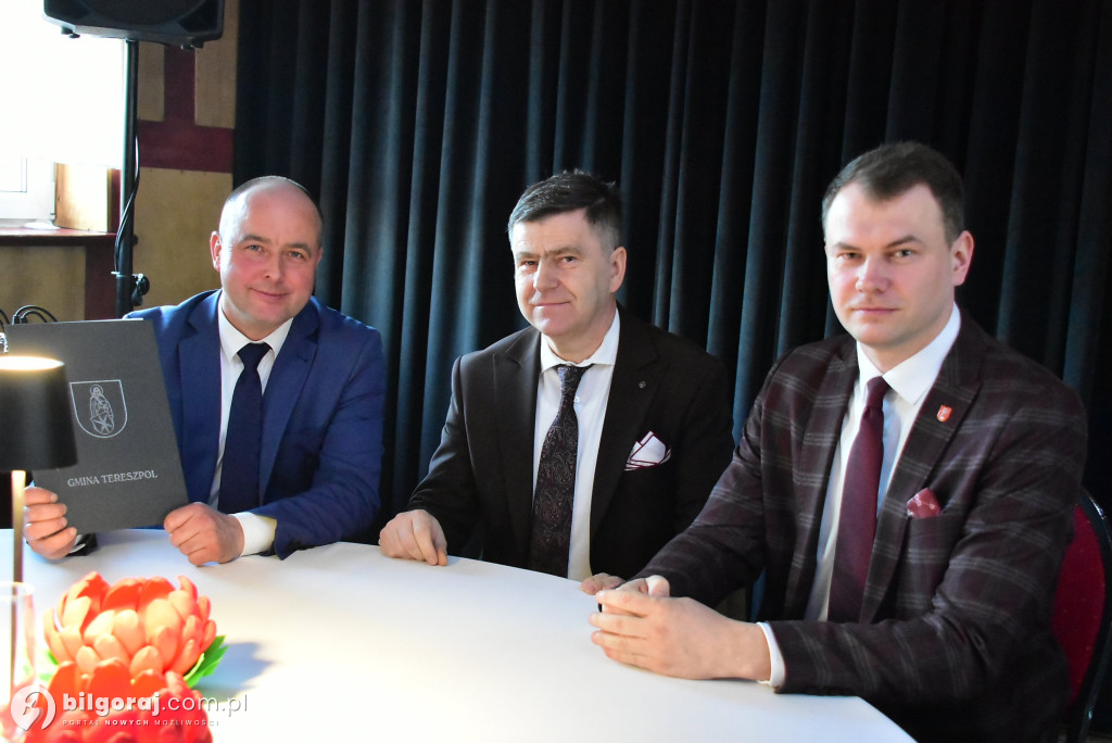 Teatr, kwiaty i wielkie serca. Gminny Dzień Kobiet w Tereszpolu