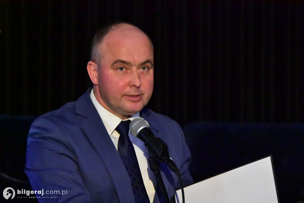 Teatr, kwiaty i wielkie serca. Gminny Dzień Kobiet w Tereszpolu