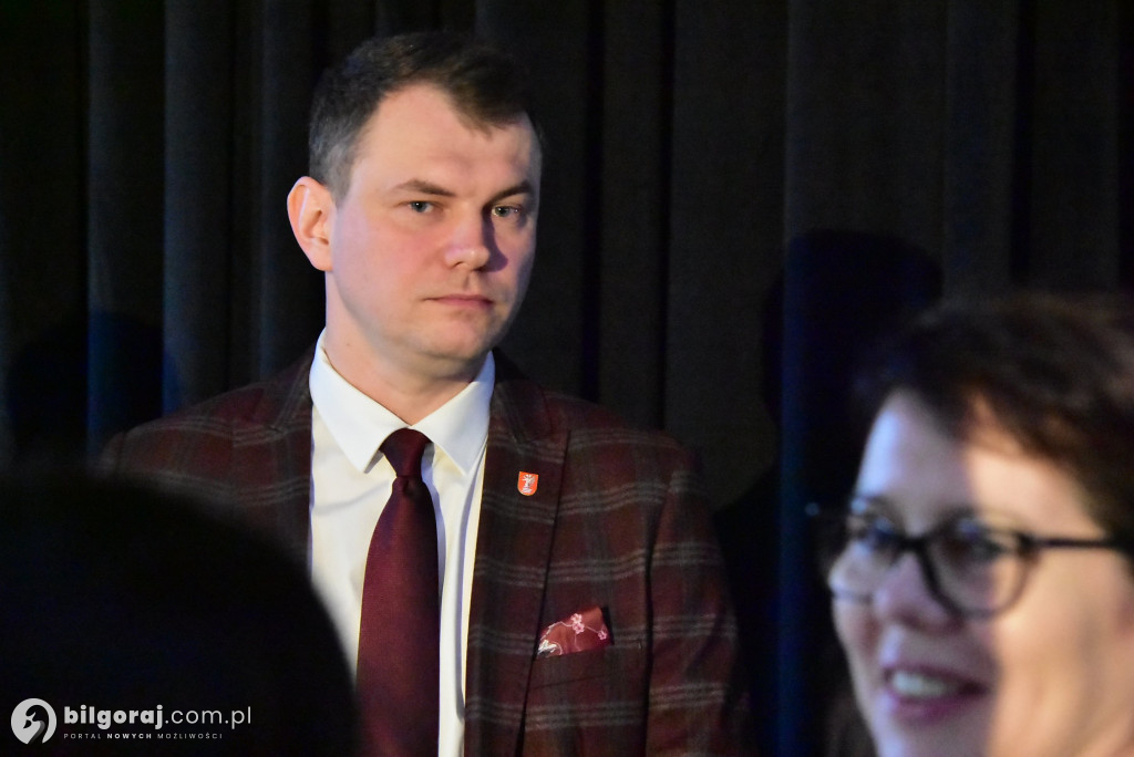 Teatr, kwiaty i wielkie serca. Gminny Dzień Kobiet w Tereszpolu