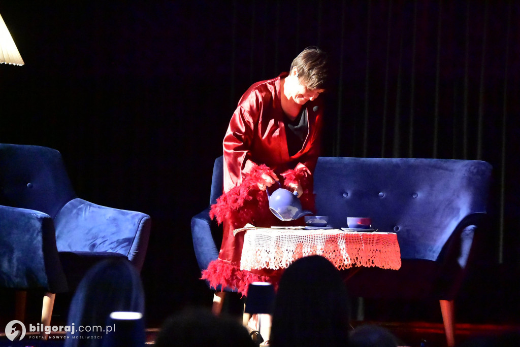 Teatr, kwiaty i wielkie serca. Gminny Dzień Kobiet w Tereszpolu