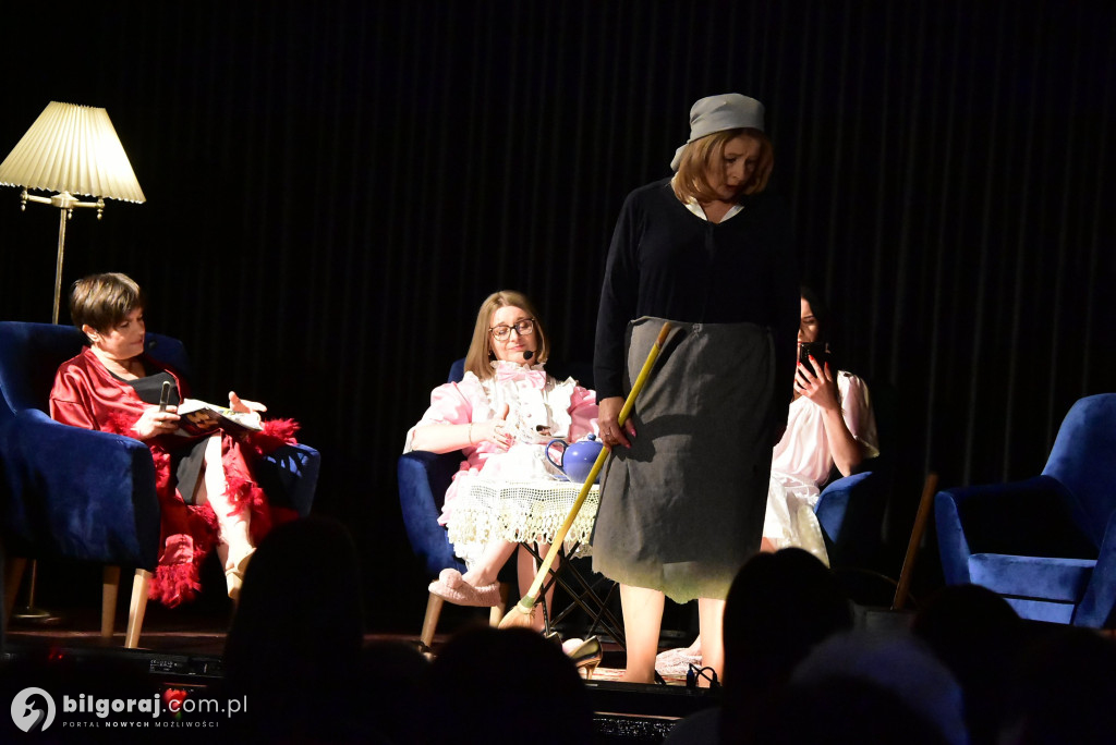 Teatr, kwiaty i wielkie serca. Gminny Dzień Kobiet w Tereszpolu