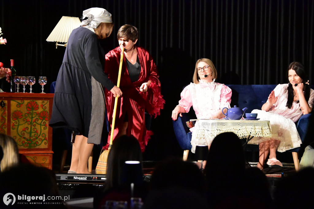Teatr, kwiaty i wielkie serca. Gminny Dzień Kobiet w Tereszpolu