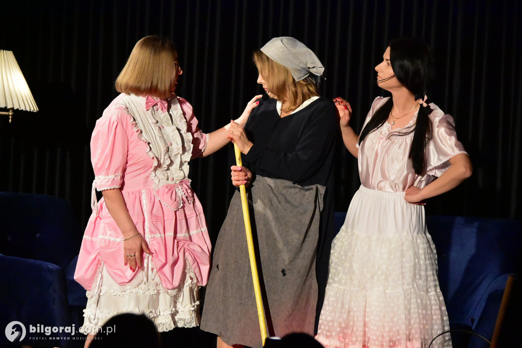 Teatr, kwiaty i wielkie serca. Gminny Dzień Kobiet w Tereszpolu