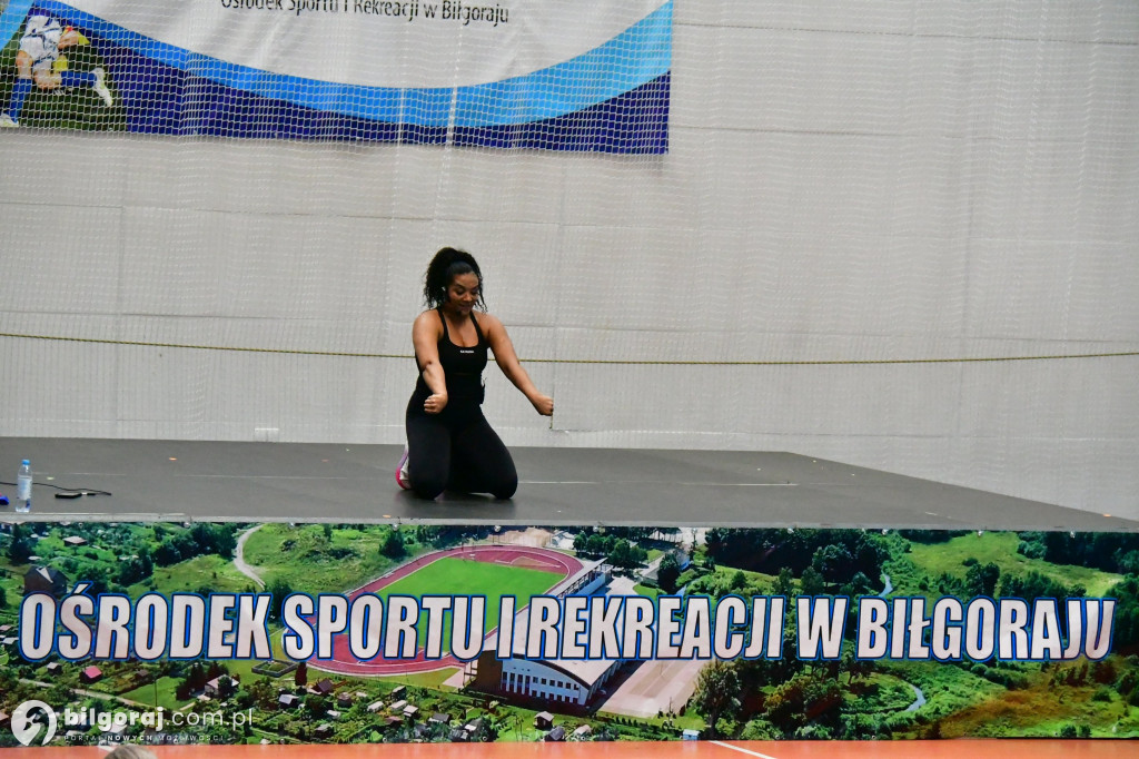 Sportowa energia i kobieca siła. Tak biłgorajanki świętowały w OSiR