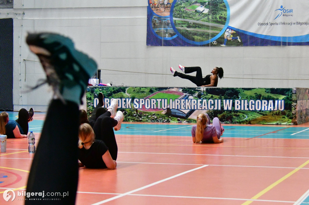Sportowa energia i kobieca siła. Tak biłgorajanki świętowały w OSiR