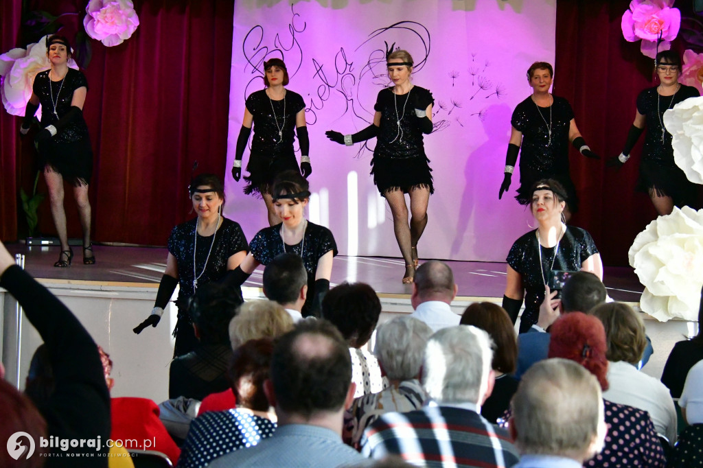 Retro rytmy i taneczna pasja: Dzień Kobiet we Frampolu pełen niespodzianek