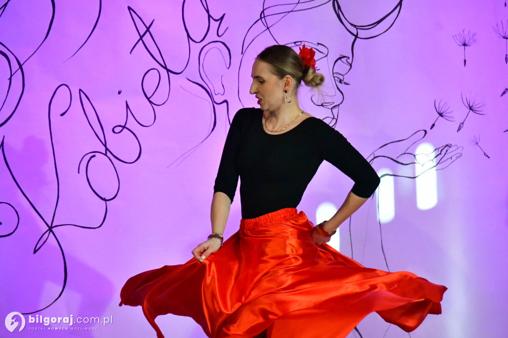 Retro rytmy i taneczna pasja: Dzień Kobiet we Frampolu pełen niespodzianek