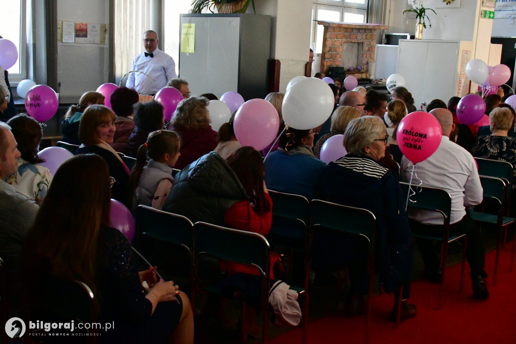 Retro rytmy i taneczna pasja: Dzień Kobiet we Frampolu pełen niespodzianek