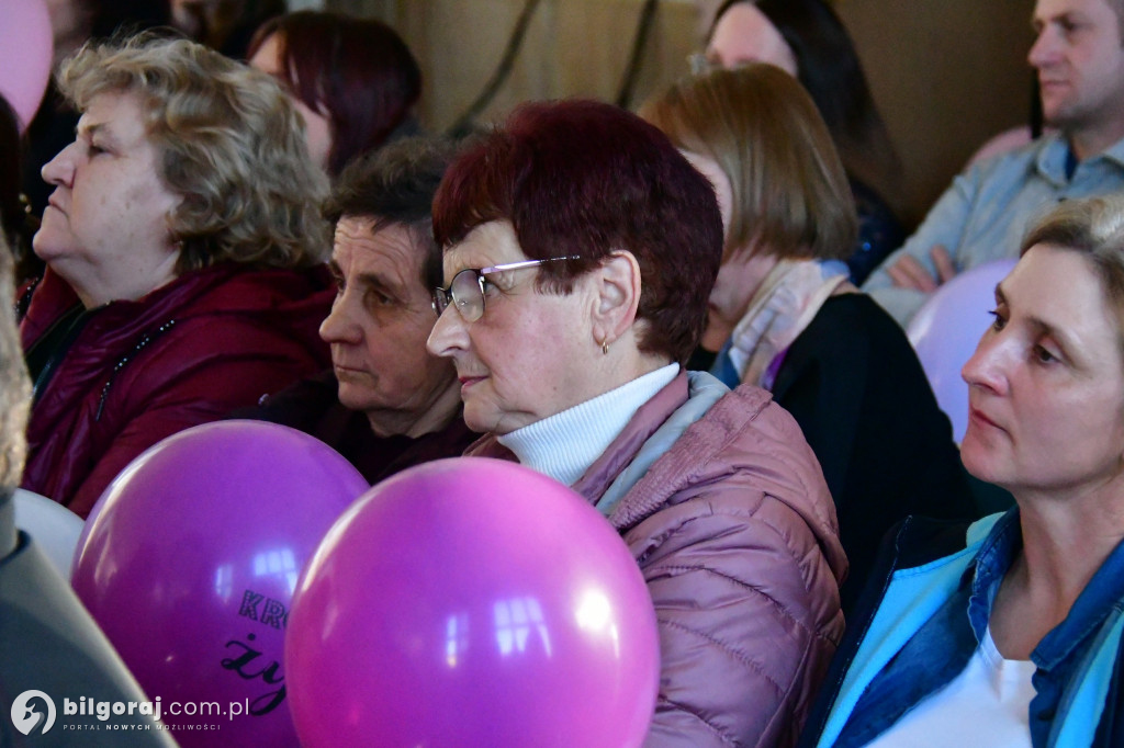 Retro rytmy i taneczna pasja: Dzień Kobiet we Frampolu pełen niespodzianek