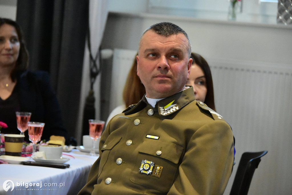 Biszcza w ukłonie dla Pań. Wyjątkowe świętowanie w GOSiR
