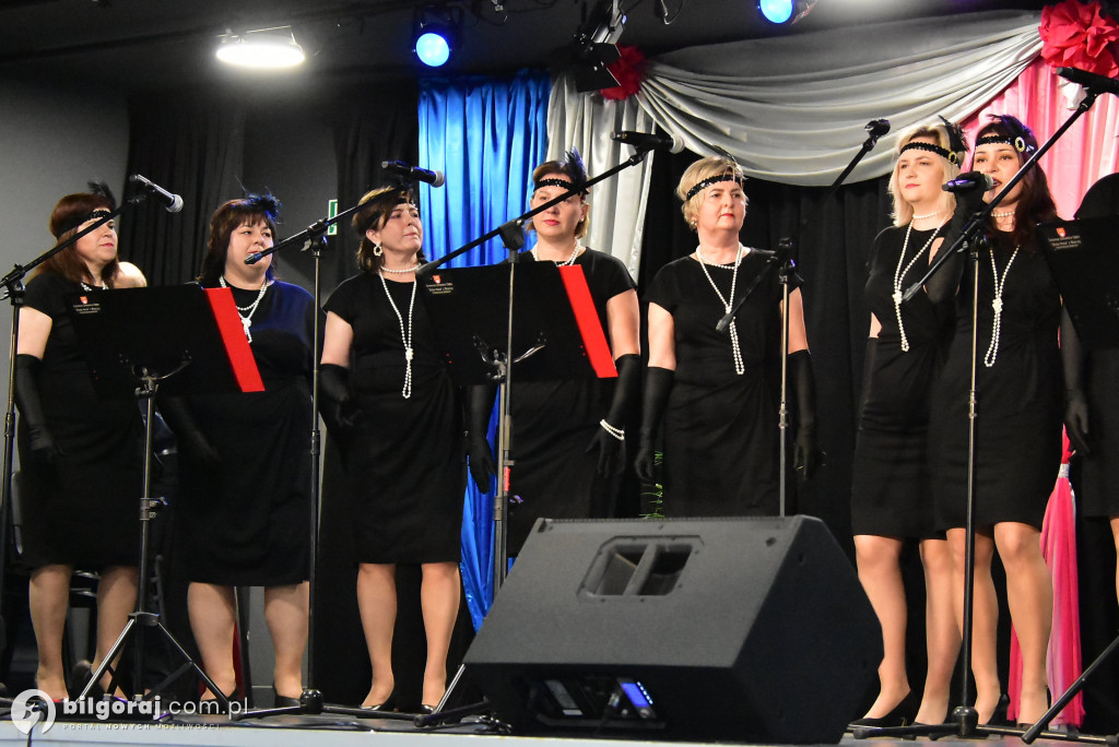 Biszcza w ukłonie dla Pań. Wyjątkowe świętowanie w GOSiR