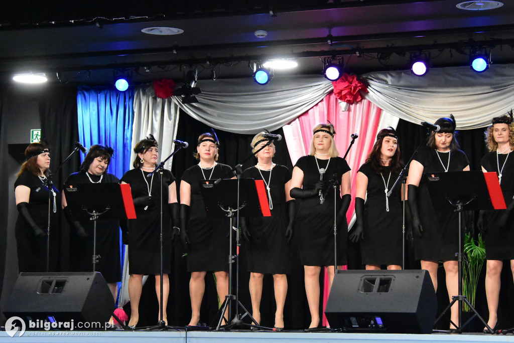 Biszcza w ukłonie dla Pań. Wyjątkowe świętowanie w GOSiR