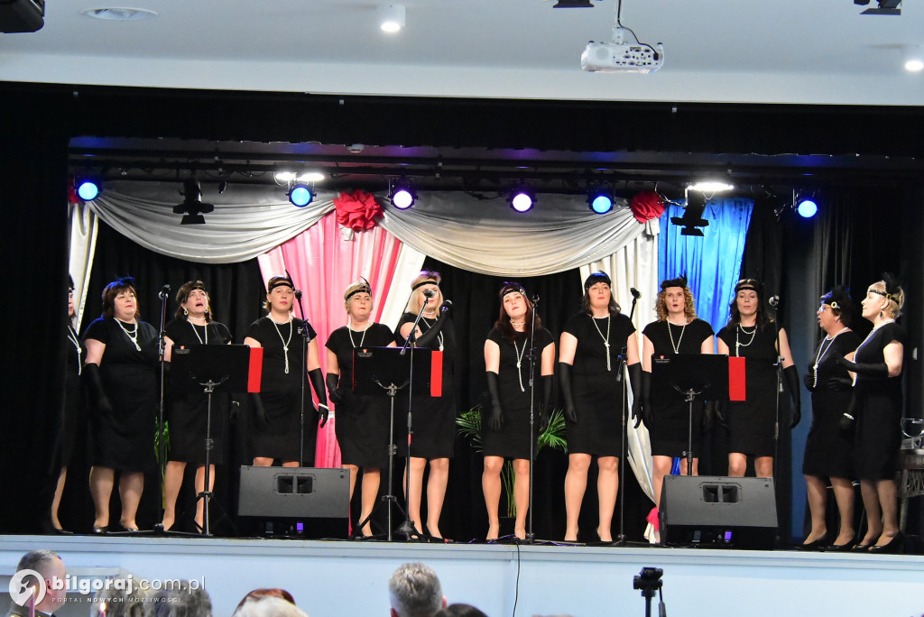 Biszcza w ukłonie dla Pań. Wyjątkowe świętowanie w GOSiR