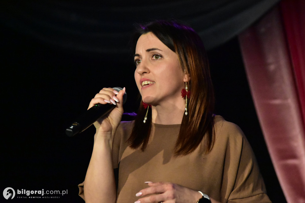 Biszcza w ukłonie dla Pań. Wyjątkowe świętowanie w GOSiR