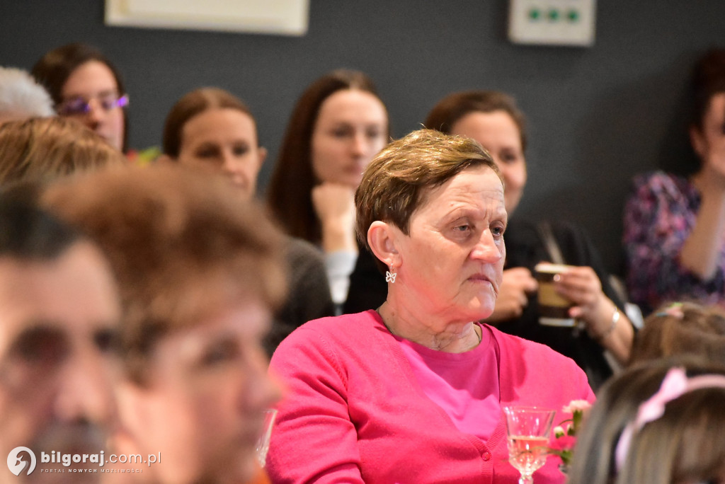 Biszcza w ukłonie dla Pań. Wyjątkowe świętowanie w GOSiR