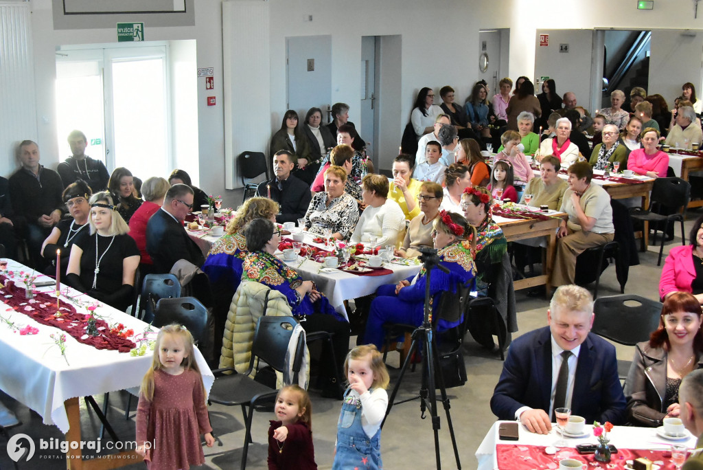Biszcza w ukłonie dla Pań. Wyjątkowe świętowanie w GOSiR