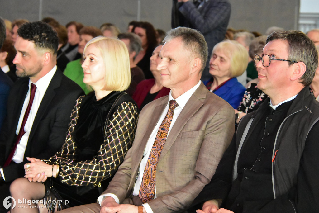 Wielka premiera w Potoku Górnym. Gminny Dzień Kobiet w nowej hali