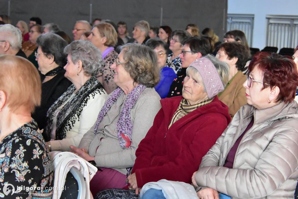 Wielka premiera w Potoku Górnym. Gminny Dzień Kobiet w nowej hali