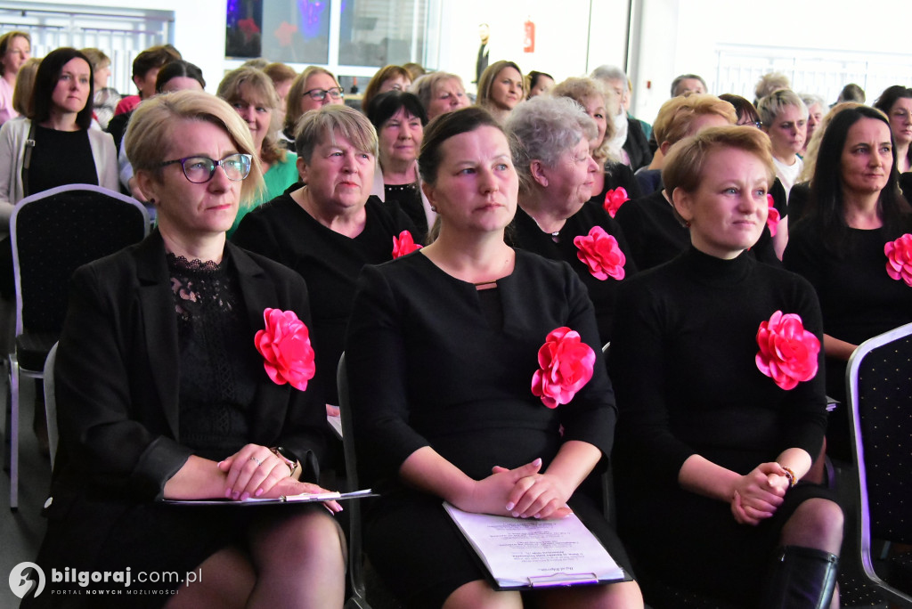 Wielka premiera w Potoku Górnym. Gminny Dzień Kobiet w nowej hali