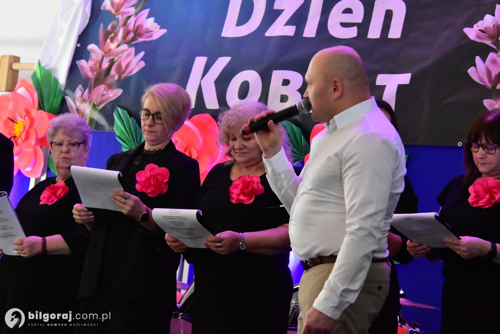 Wielka premiera w Potoku Górnym. Gminny Dzień Kobiet w nowej hali