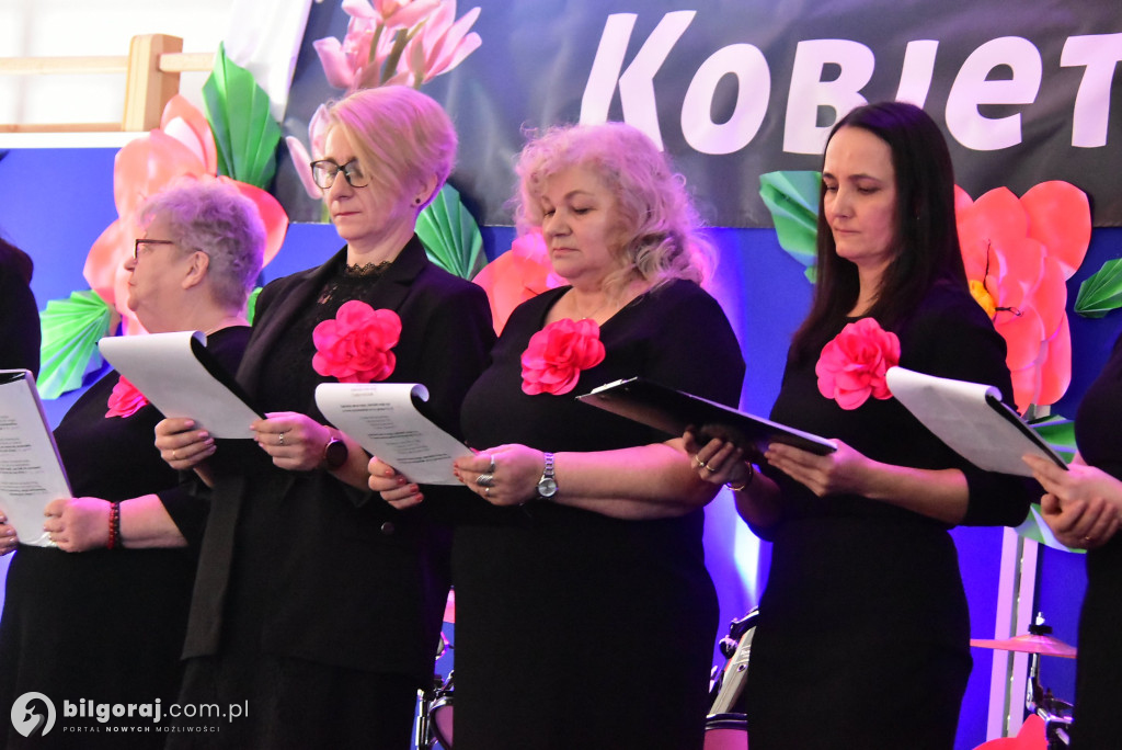 Wielka premiera w Potoku Górnym. Gminny Dzień Kobiet w nowej hali