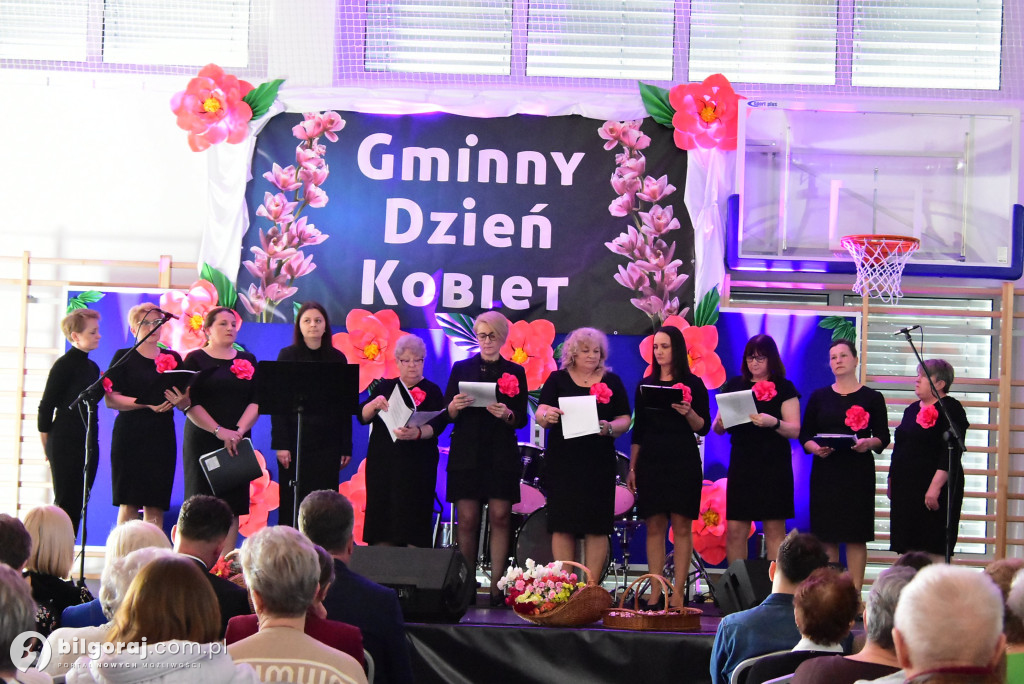 Wielka premiera w Potoku Górnym. Gminny Dzień Kobiet w nowej hali