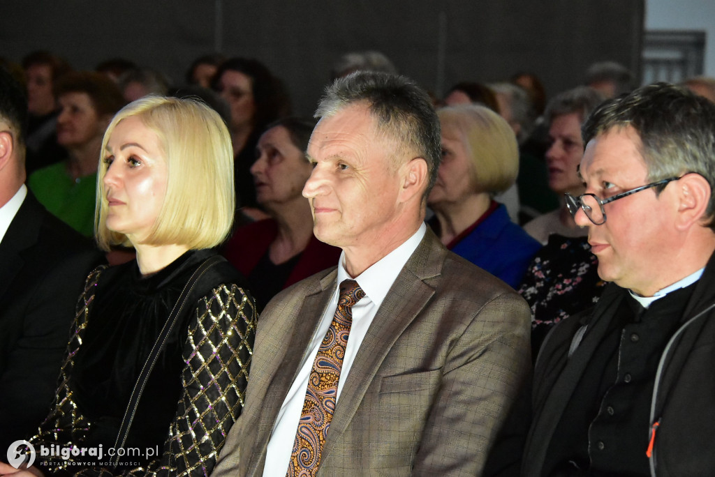 Wielka premiera w Potoku Górnym. Gminny Dzień Kobiet w nowej hali