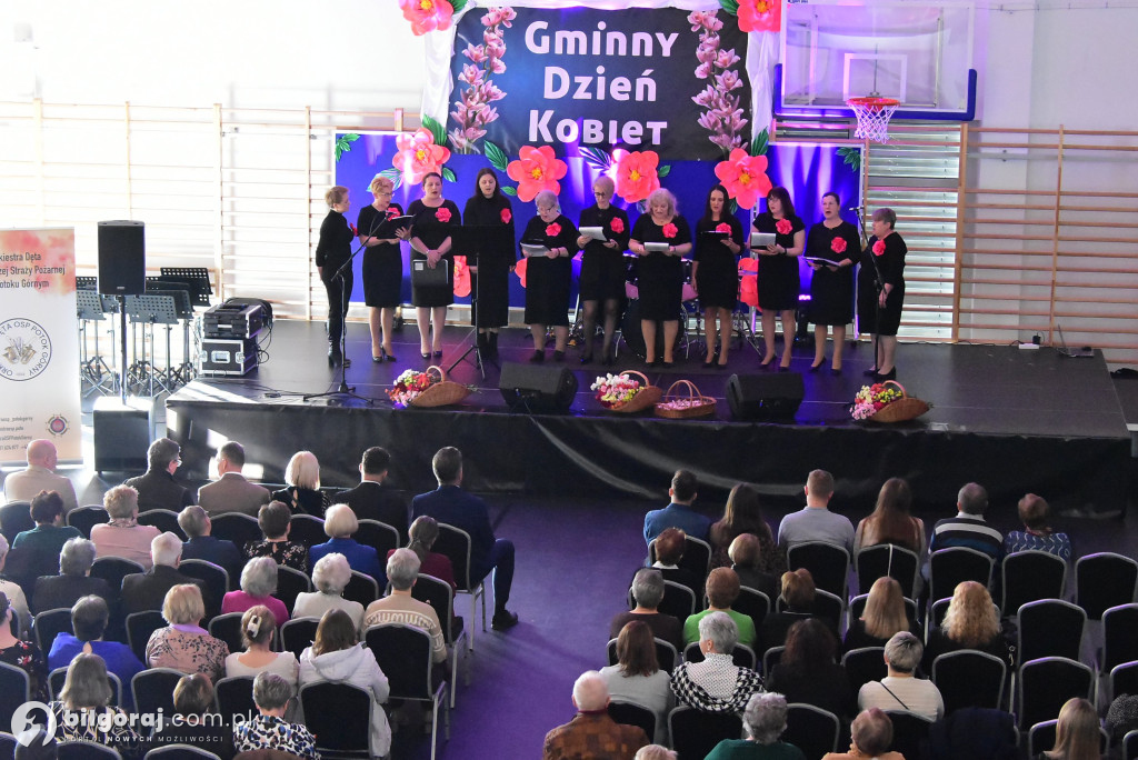 Wielka premiera w Potoku Górnym. Gminny Dzień Kobiet w nowej hali