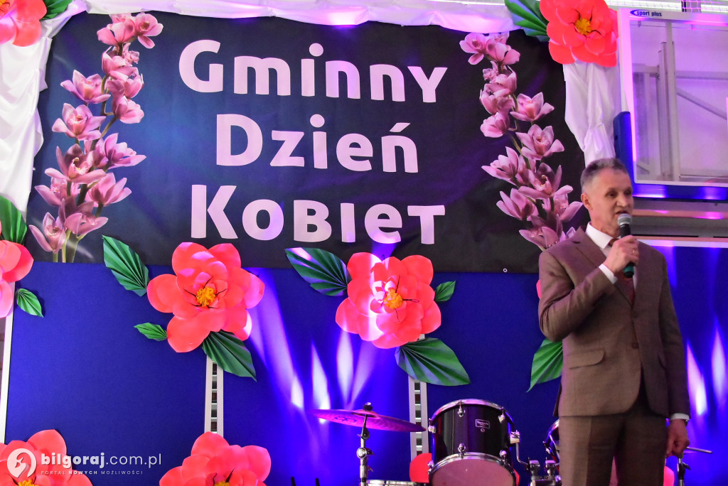 Wielka premiera w Potoku Górnym. Gminny Dzień Kobiet w nowej hali