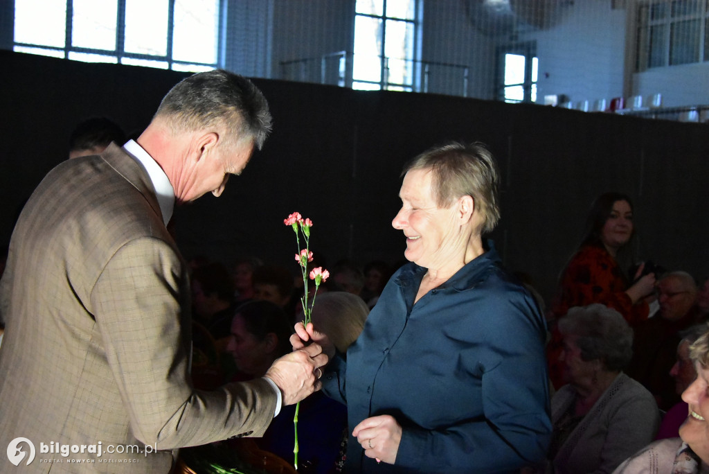 Wielka premiera w Potoku Górnym. Gminny Dzień Kobiet w nowej hali