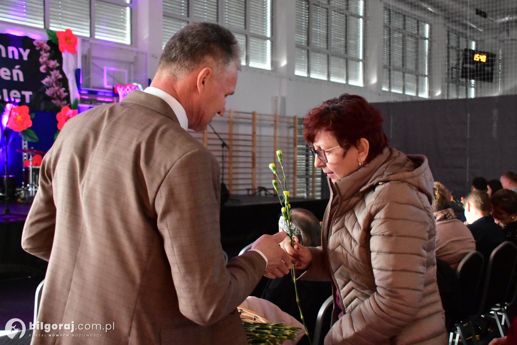 Wielka premiera w Potoku Górnym. Gminny Dzień Kobiet w nowej hali