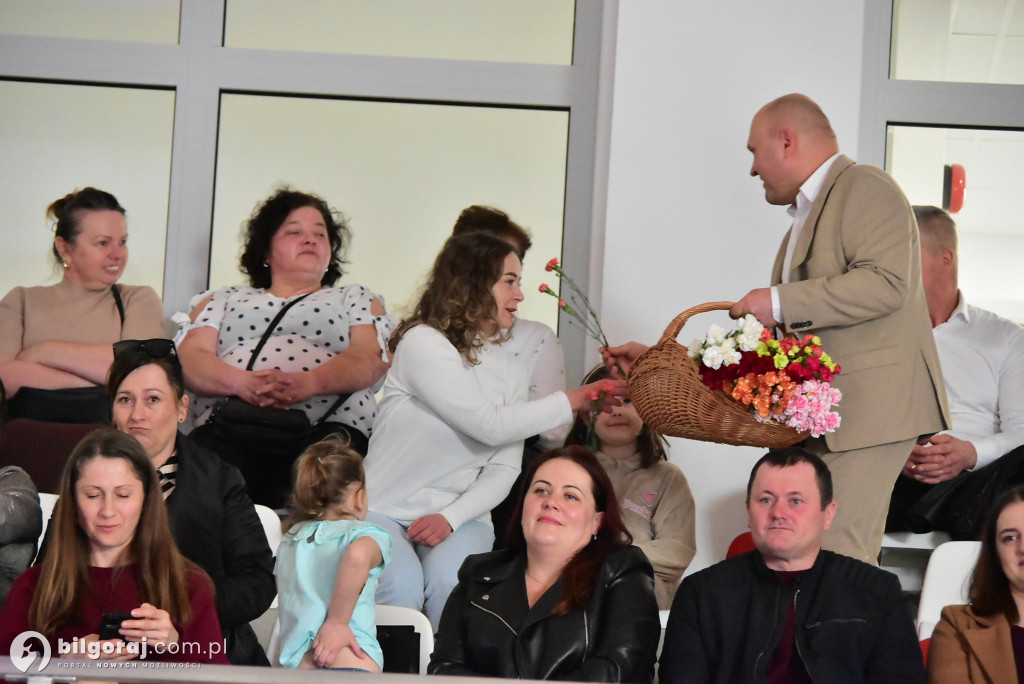 Wielka premiera w Potoku Górnym. Gminny Dzień Kobiet w nowej hali