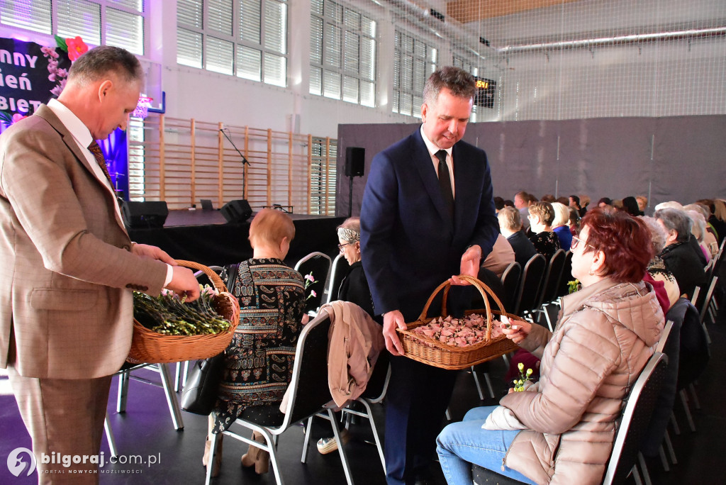 Wielka premiera w Potoku Górnym. Gminny Dzień Kobiet w nowej hali