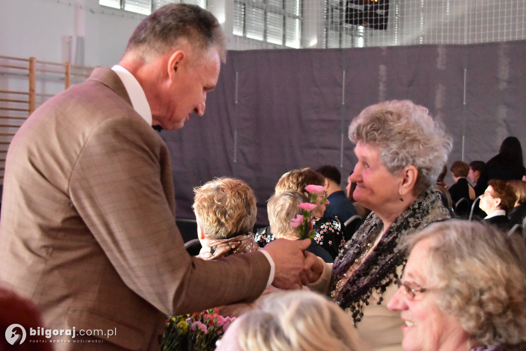 Wielka premiera w Potoku Górnym. Gminny Dzień Kobiet w nowej hali