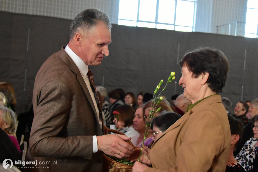Wielka premiera w Potoku Górnym. Gminny Dzień Kobiet w nowej hali