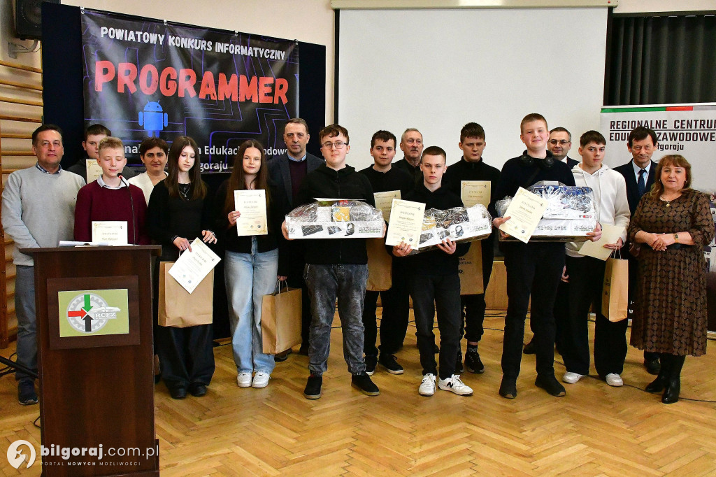 Architekci cyfrowej przyszłości. Relacja z finału powiatowych zmagań informatyczny