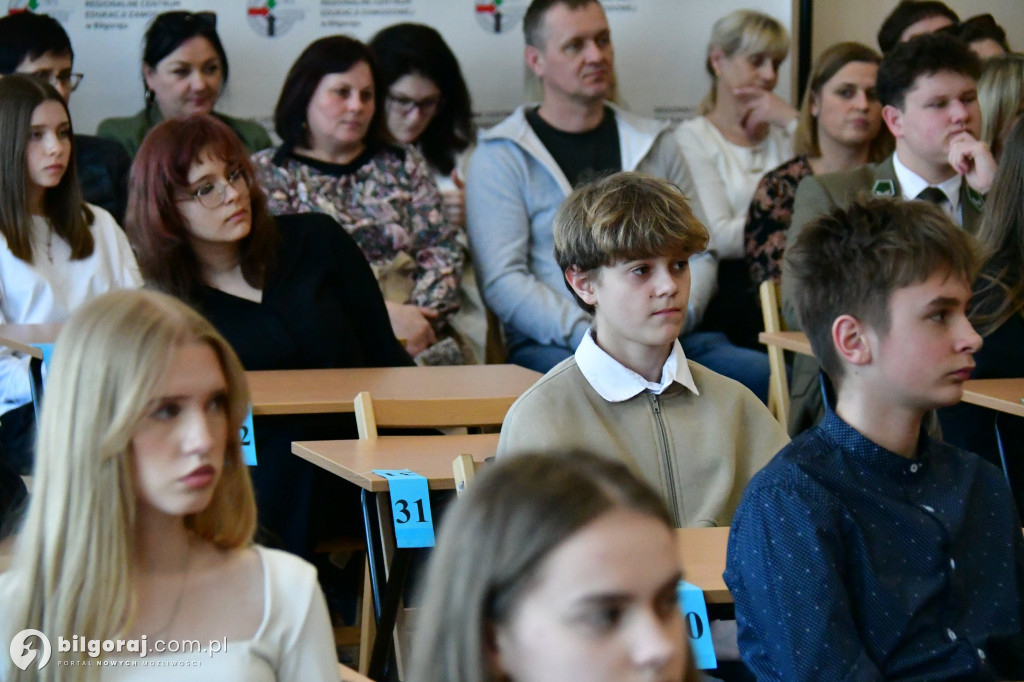 Ortograficzny „orzech” do zgryzienia. 25 lat tradycji dyktanda w RCEZ